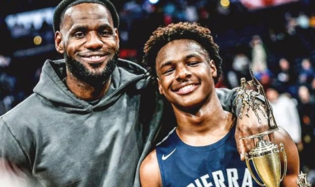 开云中国-詹姆斯化身“中国式家长”布朗尼真的该进NBA吗?