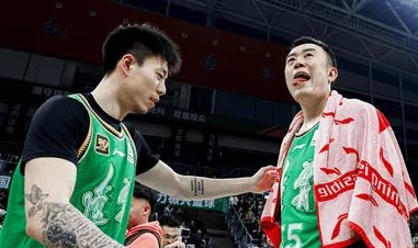 开云下载-张镇麟:韩德君承受压力很不容易,望他退役后享受家庭时光