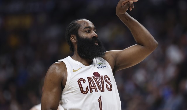 开云APP-哈登谈带伤出战：我就是看看自己能不能运球 能运球就能打！