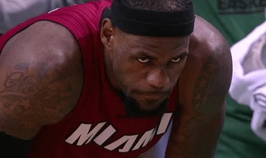 开云网页版-NBA Memes:事件爆料者正在以这样的目光盯着布伦森和尼克斯